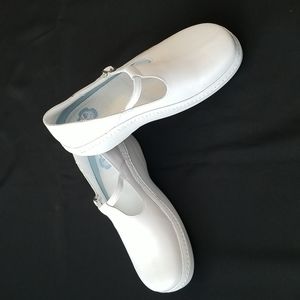 NEW Timberland Casual Work / Health Care Shoe. Mary-Jane White Leather Size 9M